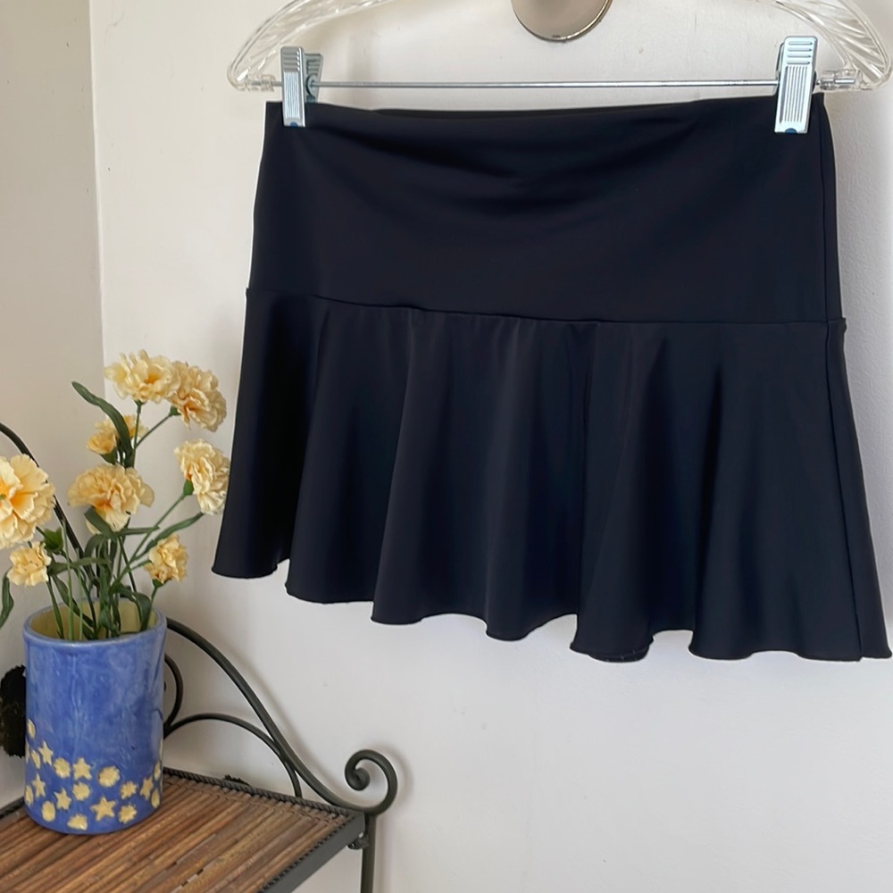 VICTORIA’S SECRET Classic Black Skirt 🦋